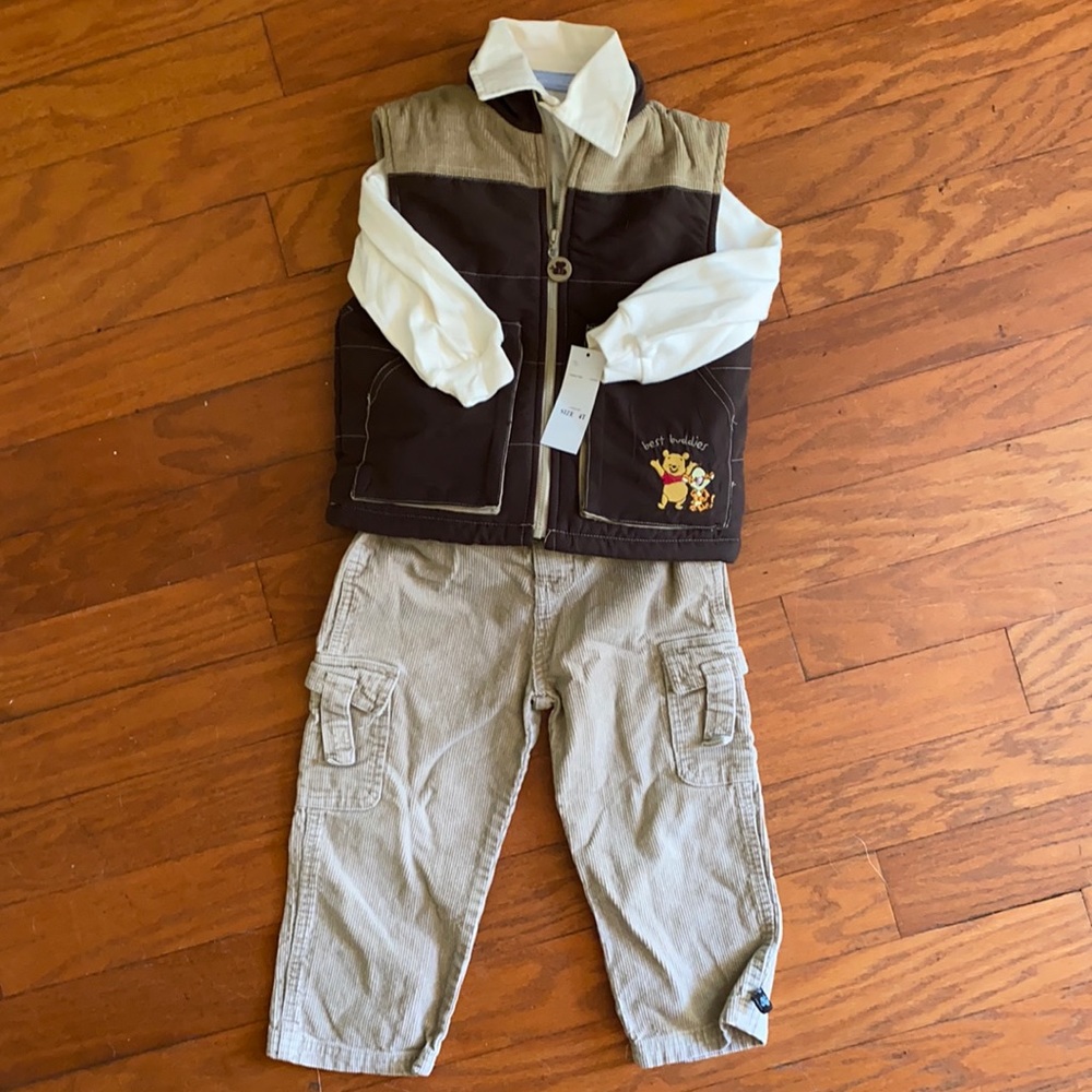 NEW w/tags.Walt Disney 3 pc outfit Sz 4T.
